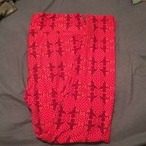 TC Valentine’s Day lularoe leggings